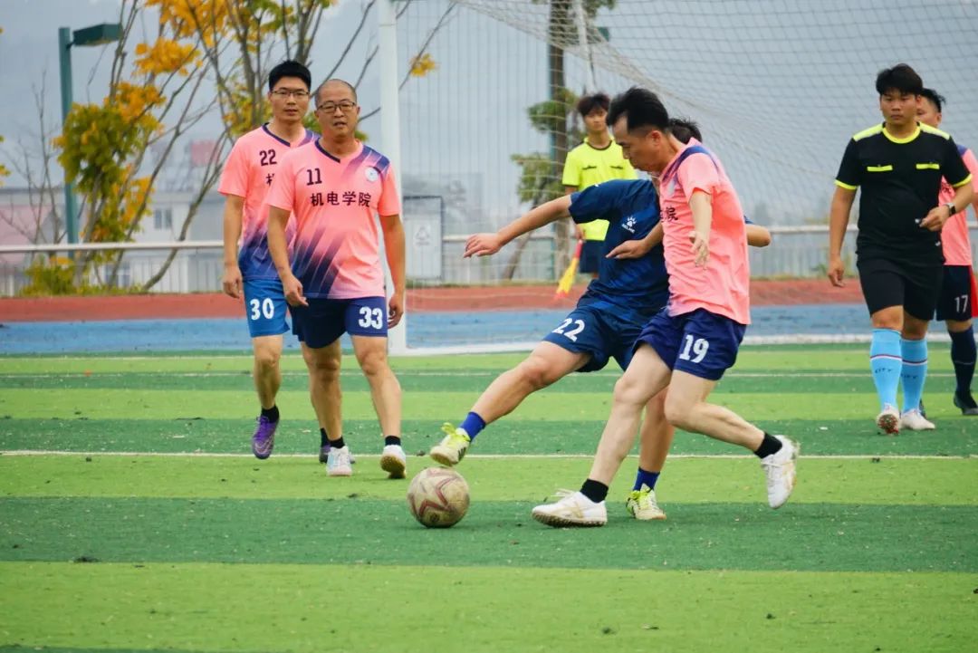 机电足球2.jpg 机电足球2.jpg